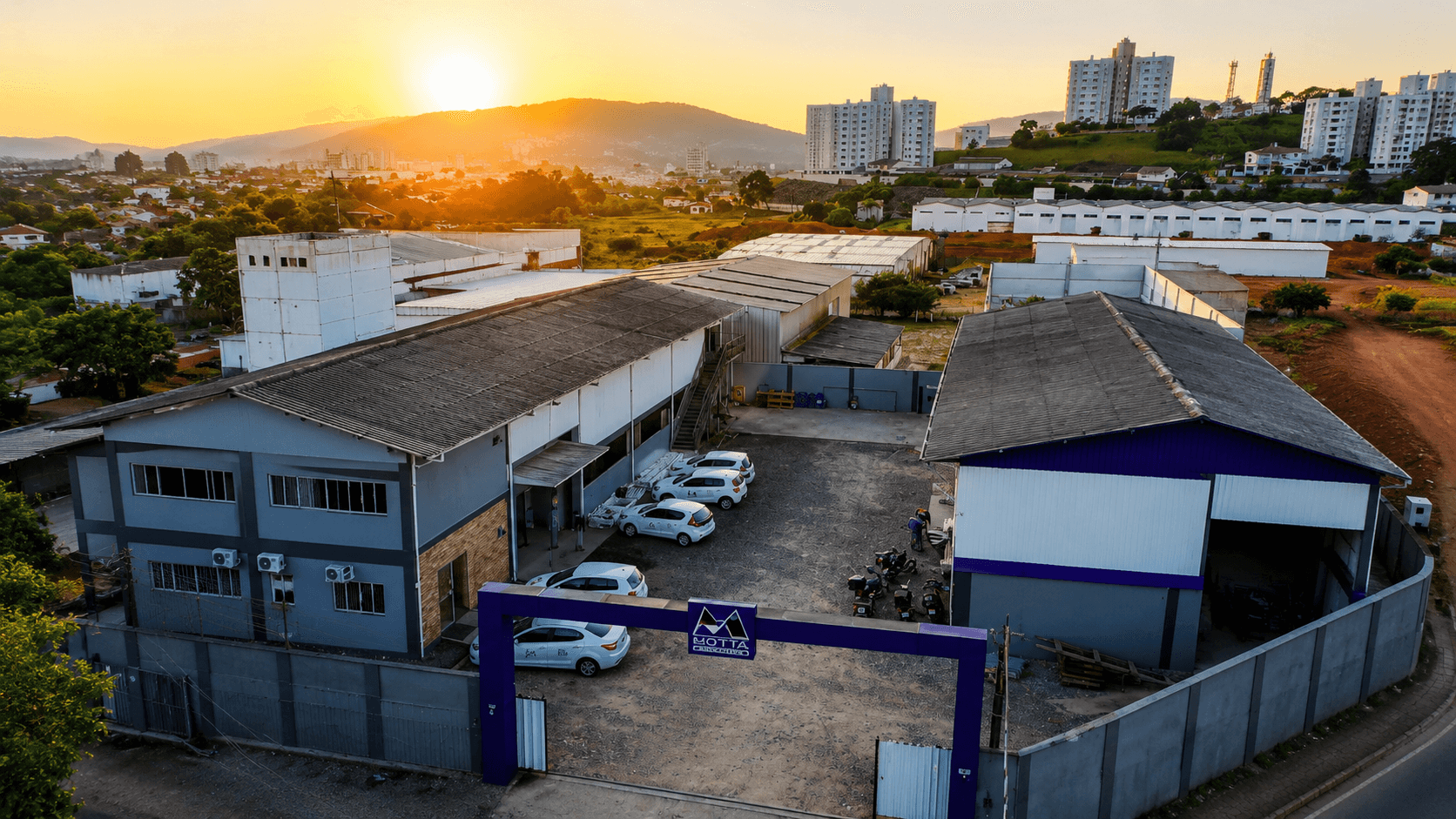 Vista aérea de Camboriú, cidade-sede da Motta Elevadores